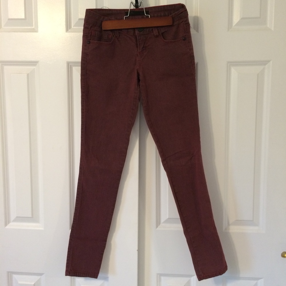 🆕 Dark maroon skinny jeans NWOT